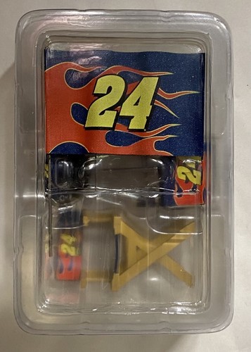Jeff Gordon DuPont Action Racing Truck & Figurines/Props Set 1/24 NASCAR TX Ship - Picture 5 of 6