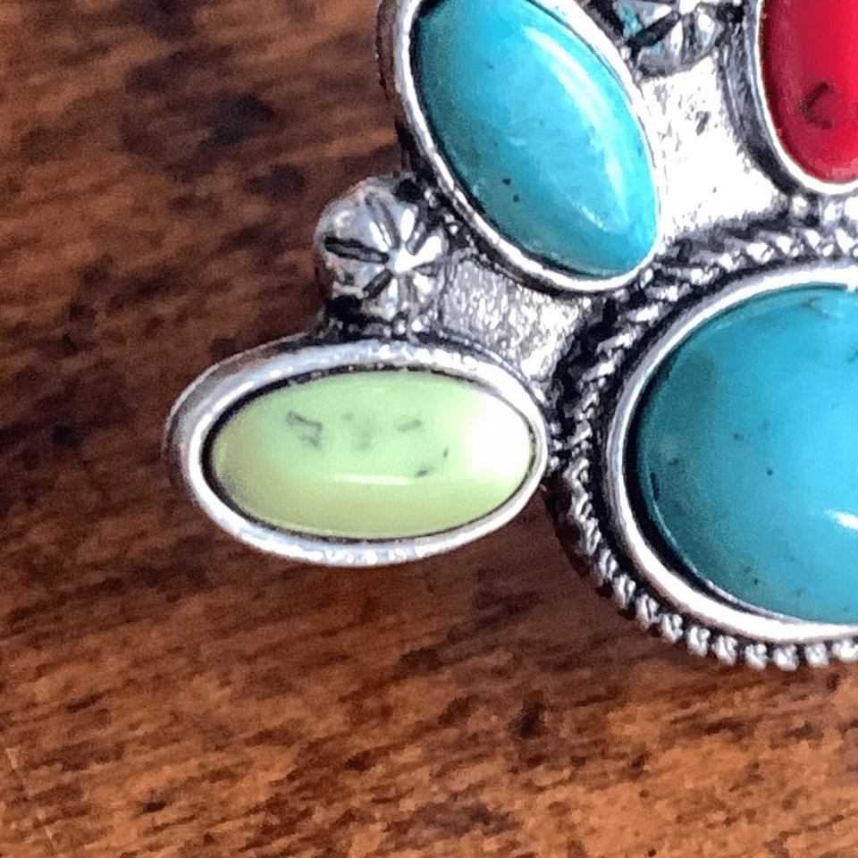 Pendientes racimo desierto para hombre imitación turquesa y piedras de colores en tono plata Foto 4 de 4