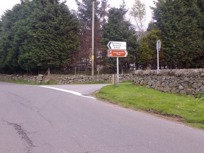 Foto A2 An der Kreuzung in The Crossroads Dorf Duff's Hill rechts f c2014