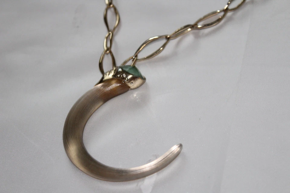 Collar Colgante Colmillo Adornado ALEXIS BITTAR Foto 3 de 4