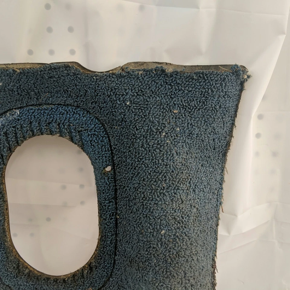 Oldsmobile Cutlass F85 1963 delantero derecho azul panel debajo del tablero alfombra OEM usado Foto 4 de 4