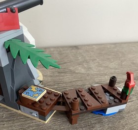Lego 70411 Treasure Island Pirates Set With Instructions 99% Complete Shark