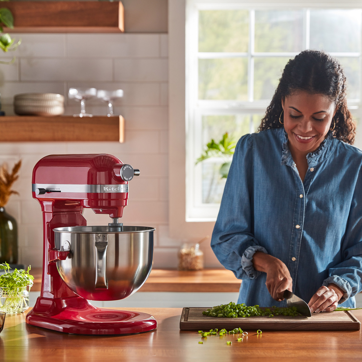 KitchenAid 6 Quart Bowl-Lift Stand Mixer w/ Attachments & Pouring