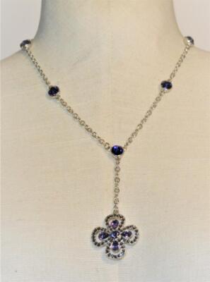 NWT Liz Claiborne Silvertone Lila Strass Marcasite Blume Anhänger Halskette 16''