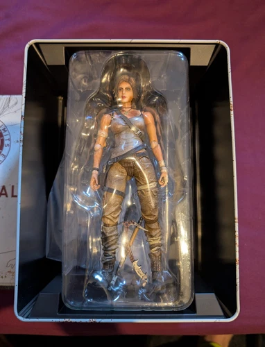 Kit de survie édition collector Tomb Raider (PlayStation 3) Inc. figurine Lara Croft