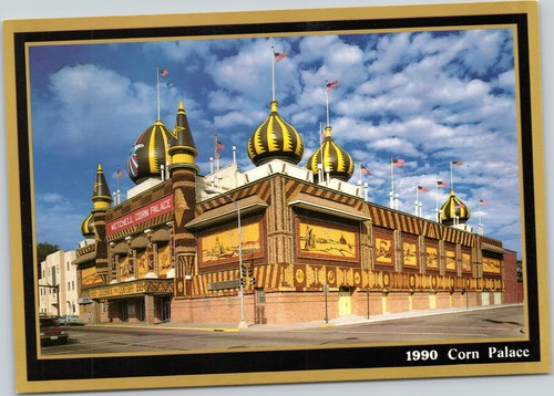 postcard Mitchell South Dakota Gold - 1990 Corn Palace