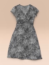 Ann Taylor  Women's Sz 2 Black/White Geometric Print Fit & Flare Dress
