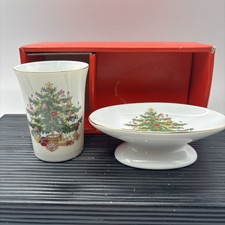 Vintage No.J-5565 Bathroom Christmas Themed Cup Soap Dish Set " BEAUTIFUL SET