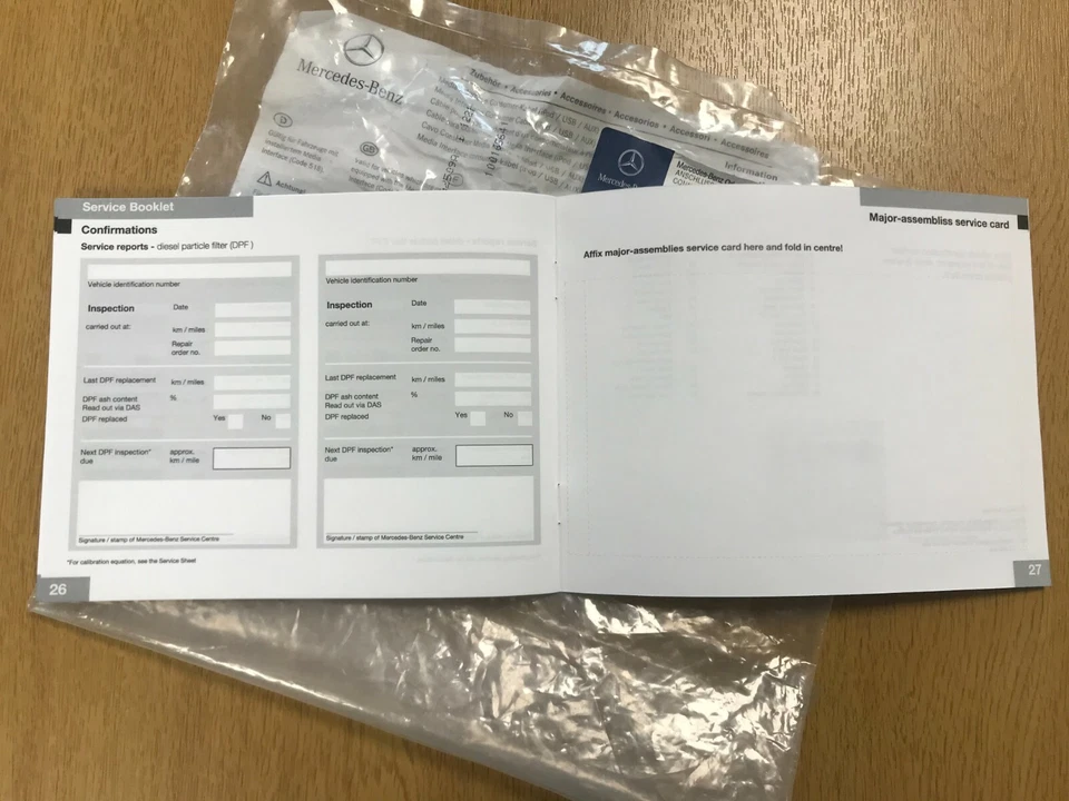 MERCEDES SERVICE BOOK SLK CLASS R170 R171 R172 AMG CDI Owners Handbook Manual - Image 4 of 4