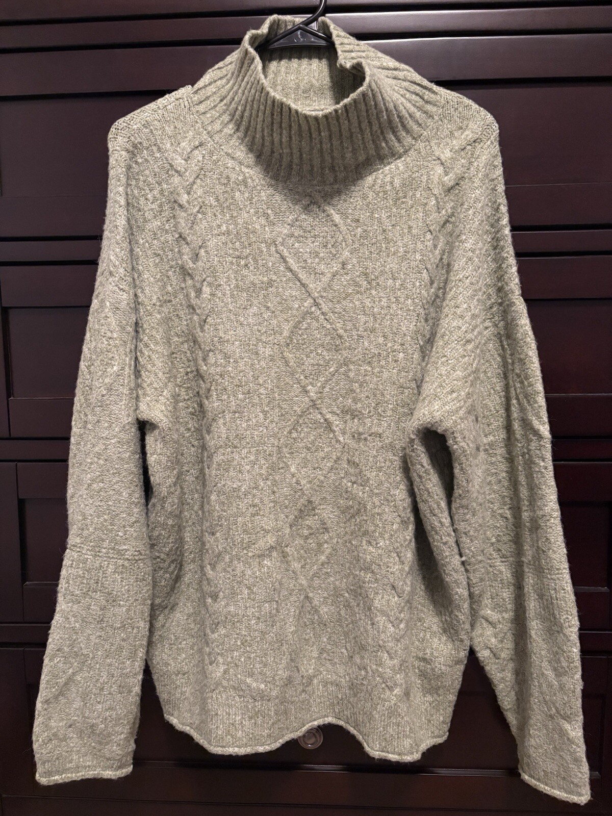 Universal Thread Green Sweater Size Medium - image 1