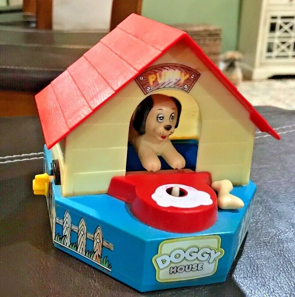 Rare Vintage 1950 s Mechanical Dog house Coin Bank Wind Up Works