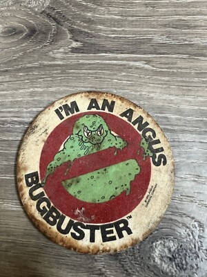 I'M AN ANGUS BUGBUSTER 1985  3'' PINBACK BUTTON PIN VINTAGE