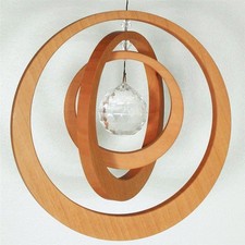 Kristallobjekt "Exzentrik" ca. 14 cm mit 30 mm Swarovski Kristall Energie Mobile