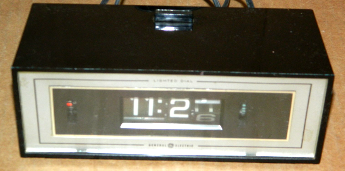 Vintage General Electric GE Lighted Flip Alarm Clock Model 8142-4