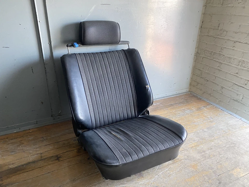 Asiento de conductor de cuero azul marino raro vintage con reposacabezas BMW 2002ti 2002tii E10 Foto 2 de 4