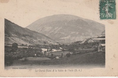CPA LE CHEVAL BLANC ET LA VALLEE DE L'ICLE