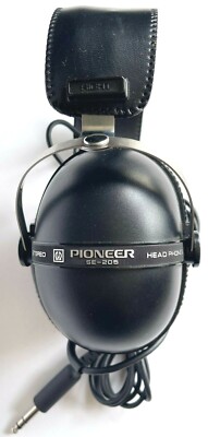 VINTAGE PIONEER MODEL SE-205 STEREO HEADPHONES MADE IN JAPAN IN