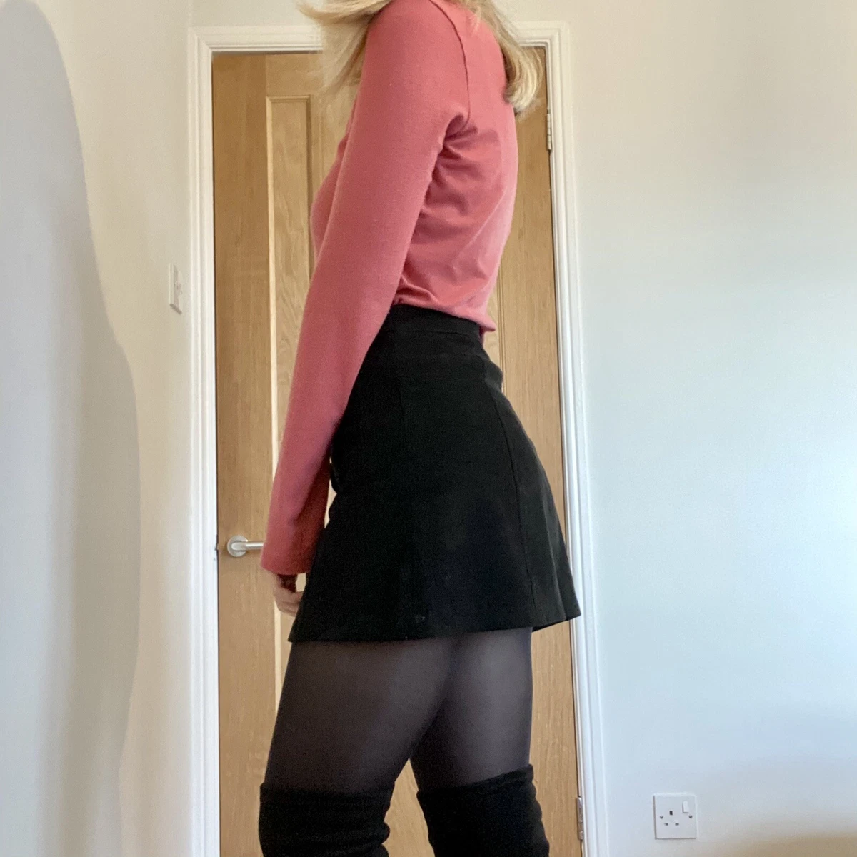 Button up outlet skirt with tights