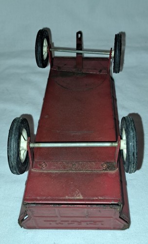 Vintage International Red Metal Tractor & ERTL Trailer - Picture 13 of 13