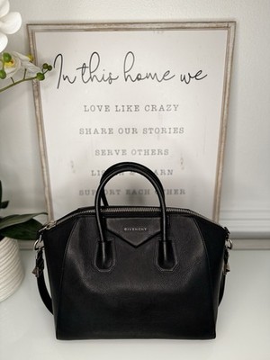Givenchy Antígona Medium Black Leather Shoulder Bag