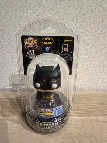 Funko Pop! 15 Years Batman Clamshell 2025 SDCC LE 2010 Pcs ( damaged )