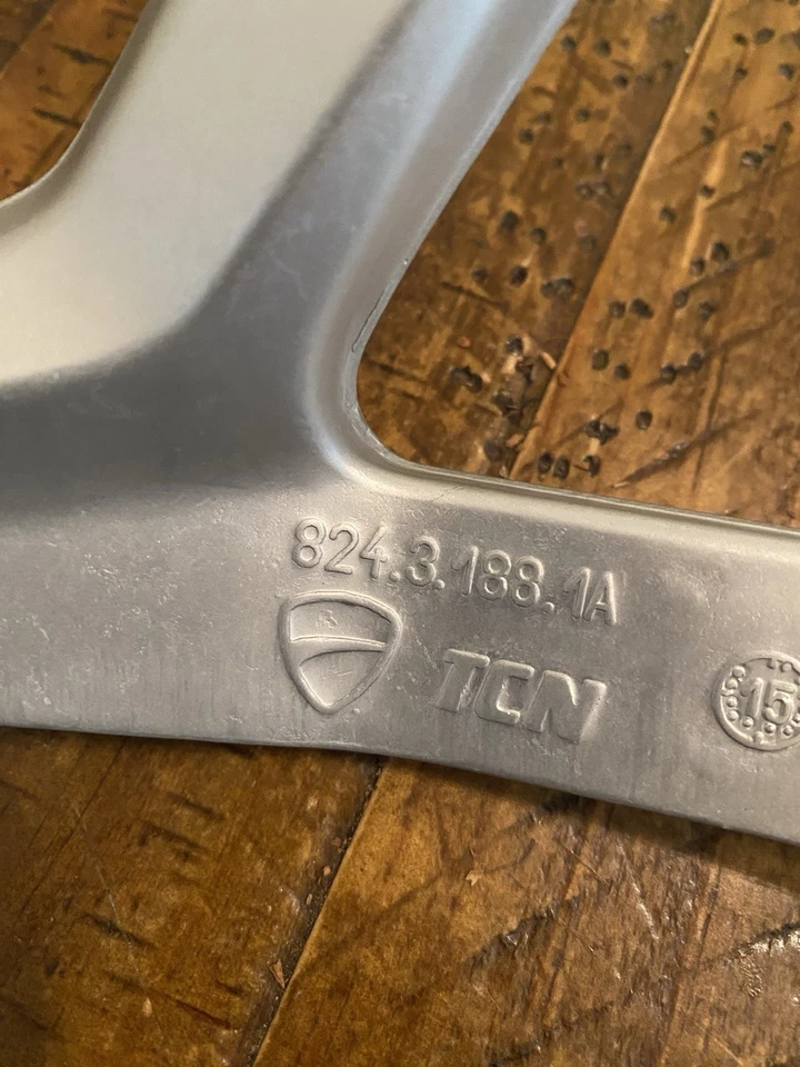 Ducati 2017 Footrest Both Sides Right and Left 82431892a,82431881a New Never Use - Bild 2 von 4