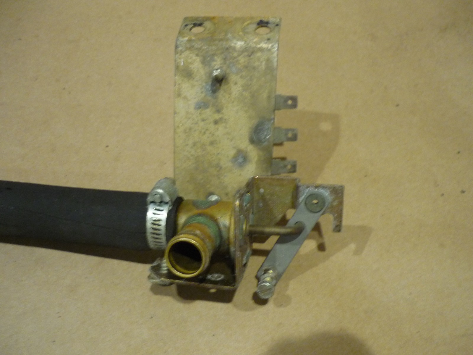 Ferrari 208,288,308,400,512  - Heater Valve Original OEM  P/N 110066