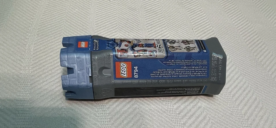 New Sealed LEGO Knights Kingdom Sir Santis (8794) Perfect Condition Castle 2005 - Image 4 of 4