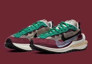 sacai x nike vaporwaffle villain red neptune green