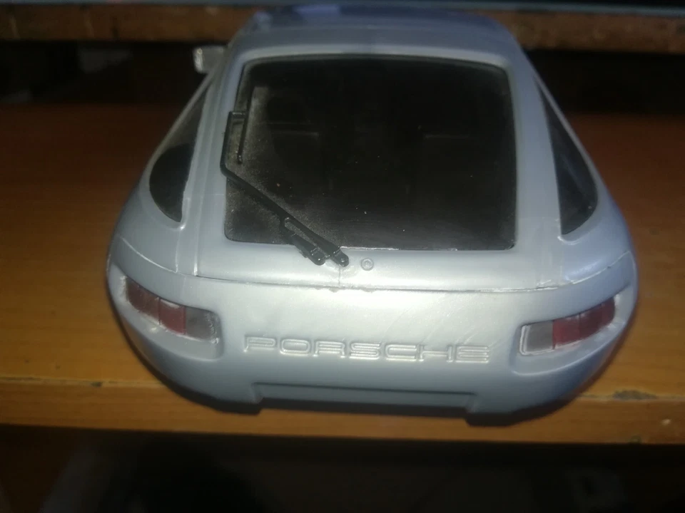 Modellino auto Kit Porsche 928 1977 Revell 1:16 NO 1:18 - Immagine 4 di 4