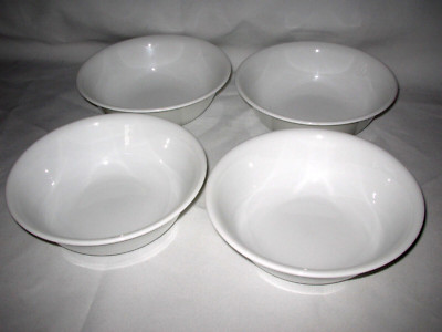 4 Corelle by CORNING FRruit Dessert bowls 5 3/8'' Winter Frost White