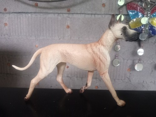 Breyer #1541 Fawn Great Dane 2003-2006