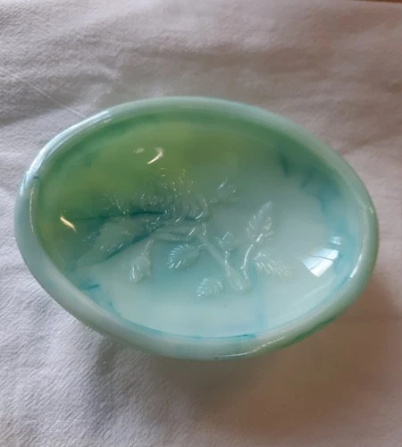 Avon Vintage 1970s Soap Dish Aqua Victoriana Milk Glass Swirl Rose Design