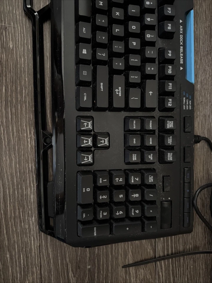 Logitech G910 Orion Spectrum RGB Mechanical Gaming Keyboard - Black - Image 2 of 4