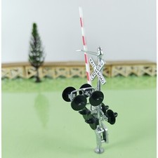 2 x HO scale railroad grade crossing signal with gate arm side assistant CGS