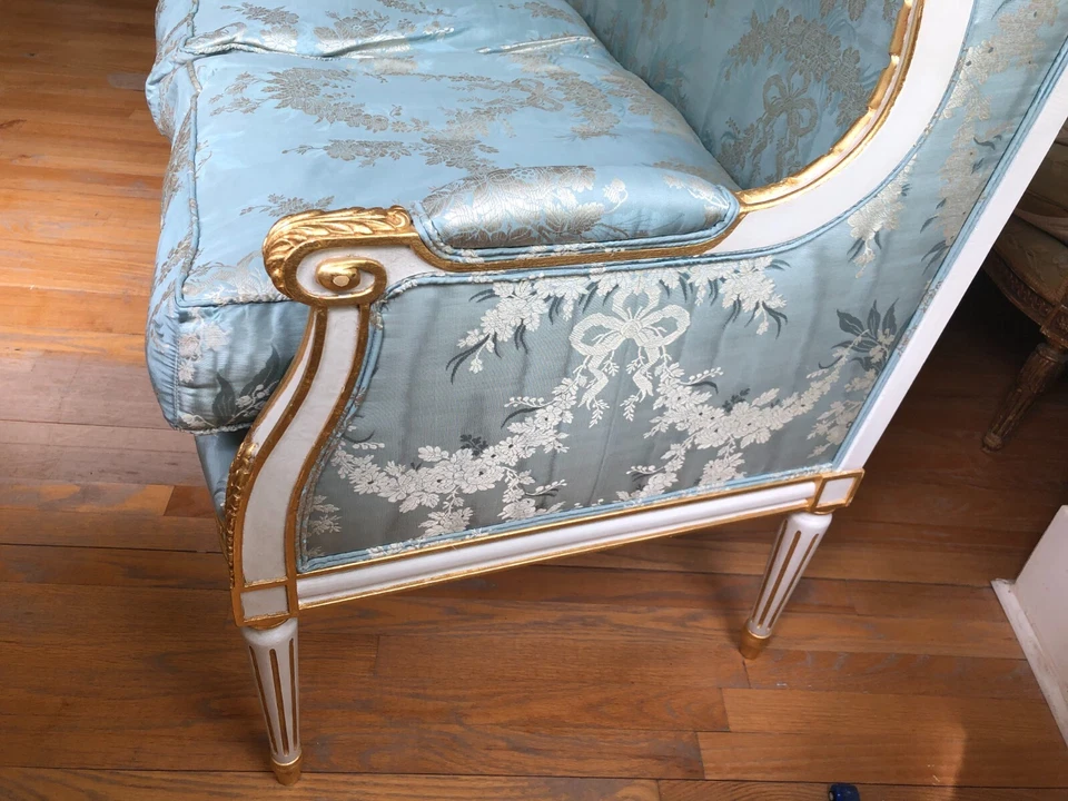 Impresionante sofá de dos plazas estilo francés Luis XVi Foto 4 de 4