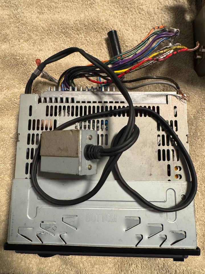 SONY XR-C9100 CASSETTE PLAYER & RM-X4S Remote Rare Car Audio - Image 3 of 4