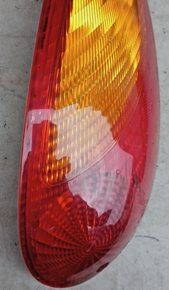 Luz trasera derecha pasajero compatible con 01-05 PT CRUISER LOC-139BH Foto 2 de 4