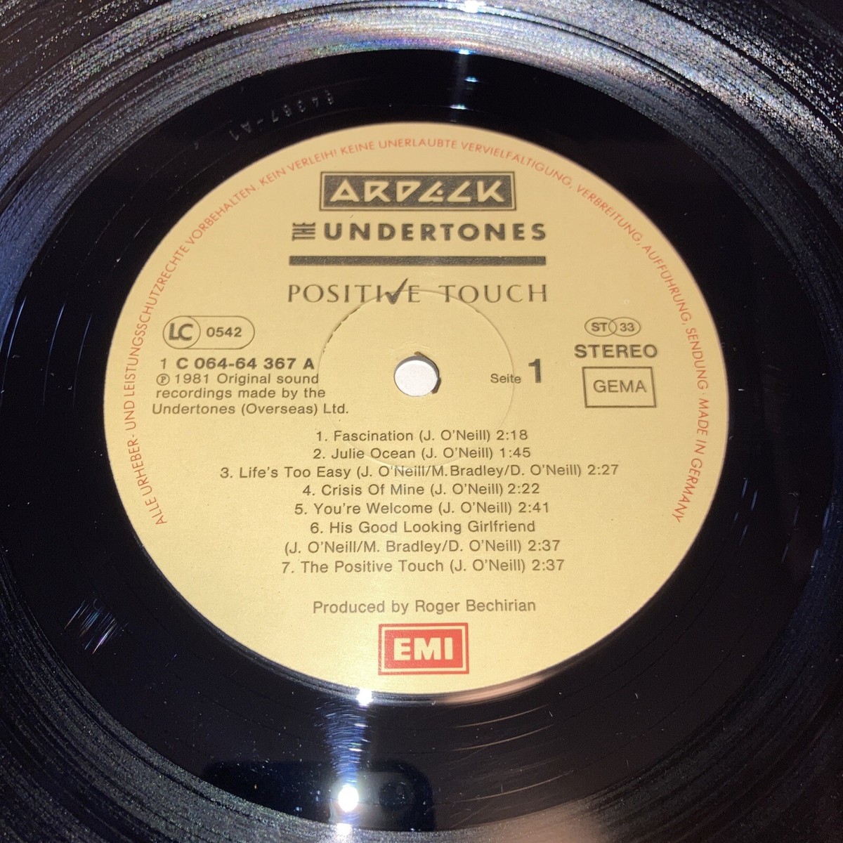UK盤LPコーティングジャケ◾️THE UNDERTONES アンダートーンズ Amazon.co.jp: The Undertones (UK vinyl LP): ミュージック