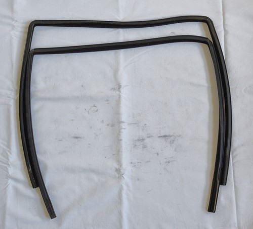 2x Mercedes W201 Abdichtschiene Fensterdichtung Laufschiene hinten A2017350125 - Bild 2 von 7