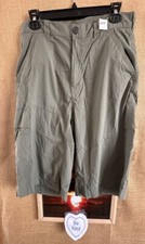 Columbia Omni-Shade green outdoor short men s 34W 11L zipper pockets relaxed lig