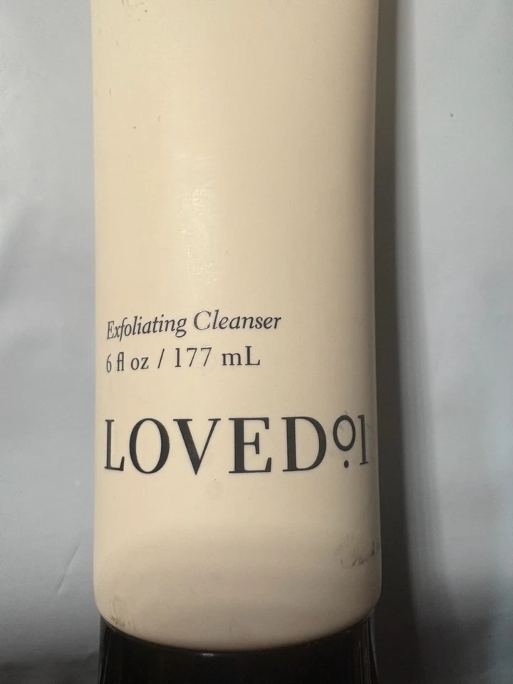 Limpiador exfoliante Loved01 6 oz sellado Foto 2 de 4