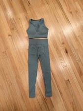 Green Ribbed Two Piece Women  s Activewear Set Removable Pads Size XS