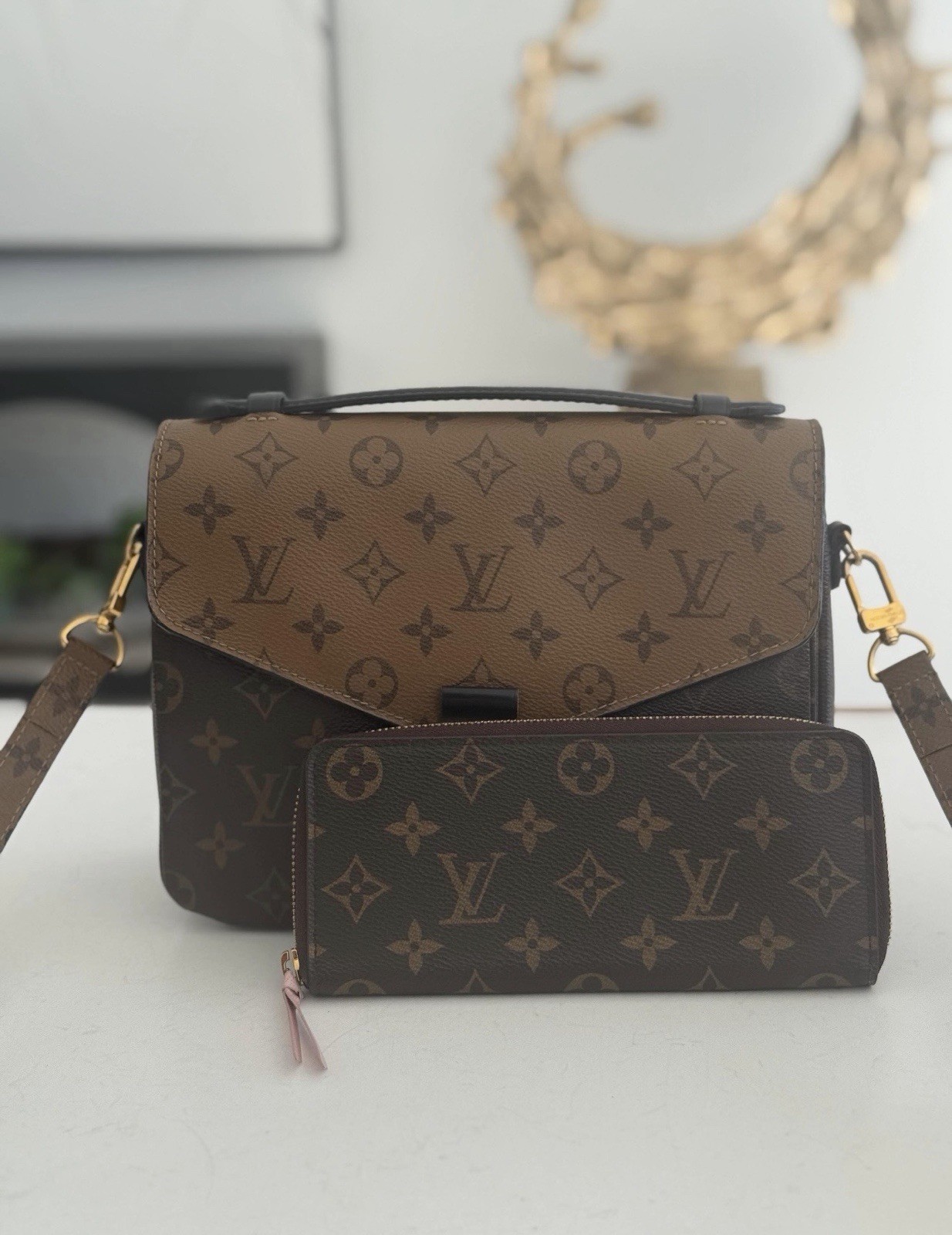 ⭐️Louis Vuitton Metis Pochette Reverse Monogram Authentic With matching Wallet⭐️