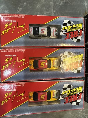 LOT OF 3 TERRY LABONTE #5 NASCAR KELLOGG'S CORN FLAKES 1:64 SCALE GIVEAWAY CARS