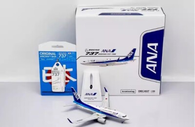 1:200 JC Wings Diecast Aircraft Model ANA Boeing B737-700 1:200 JC Wings Diecast Aircraft Model ANA Boeing B737-700
