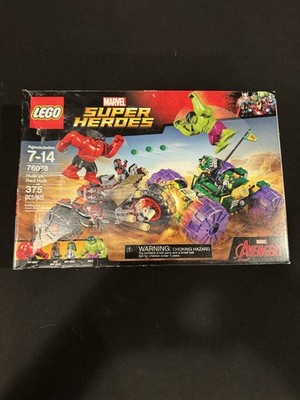 LEGO Marvel Super Heroes Hulk vs. Red Hulk 76078 Set 375 Pieces Comic Book