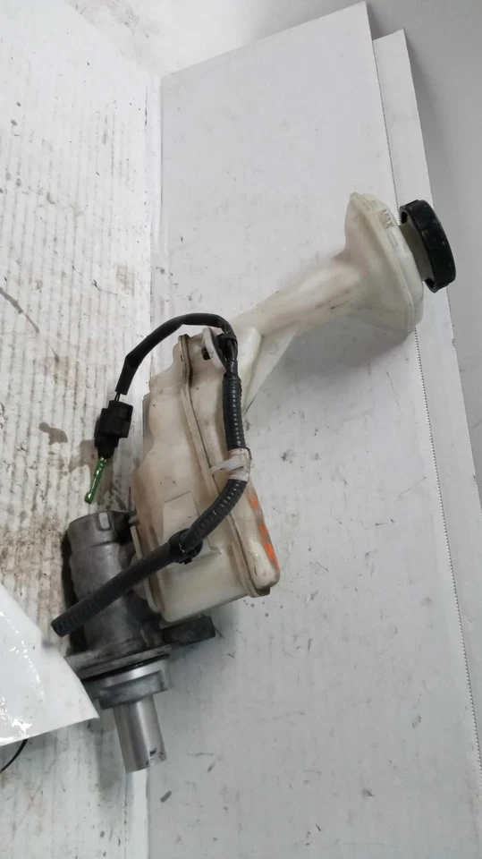 2015 Nissan Rogue OEM Brake Master Cylinder Green 95K Miles NJ25-21375-528327 Foto 3 de 4