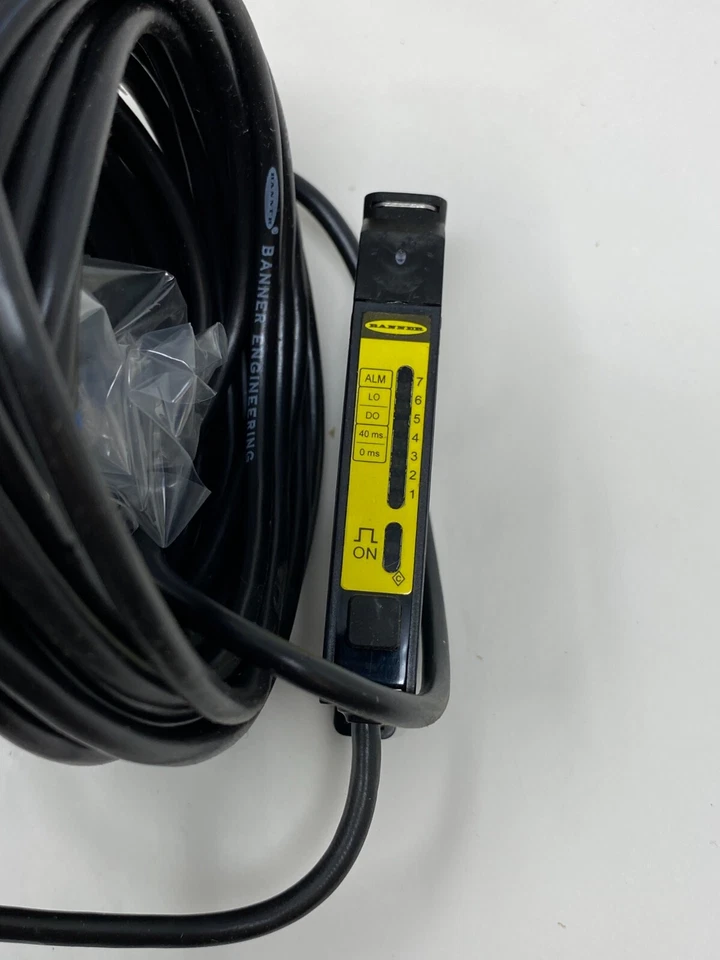 Banner D12EP6FV w/30' 41969 Photo Sensors w/ BTA11S Fibric Optic Input 10-30VDC - Image 4 of 4