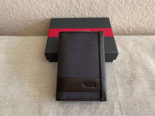 tumi alpha multi window card case
